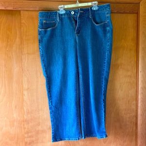 EUC Faded Glory Jean Capris